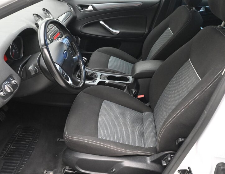Ford Mondeo Kombi 2,0 l 103 kw