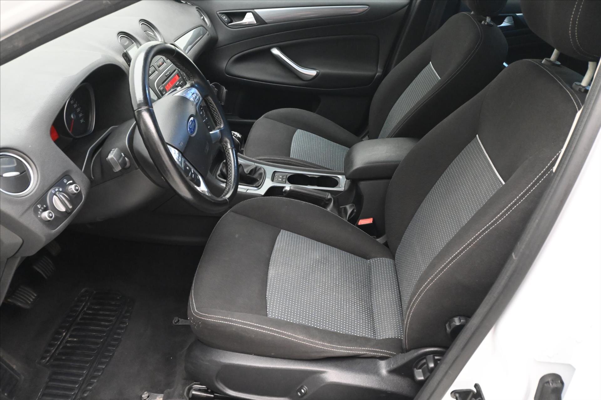 Ford Mondeo Kombi 2,0 l 103 kw