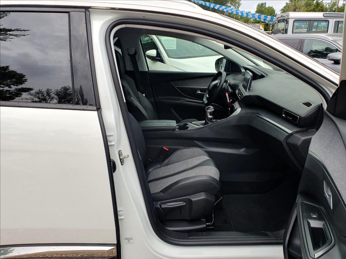 Peugeot 5008 SUV 2,0 l 110 kw