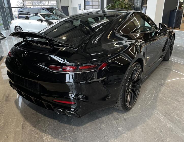 Mercedes-Benz AMG GT 2