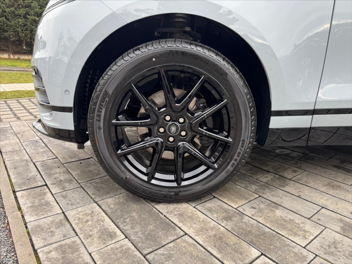 Land Rover Range Rover Velar SUV 2,0 l 150 kw