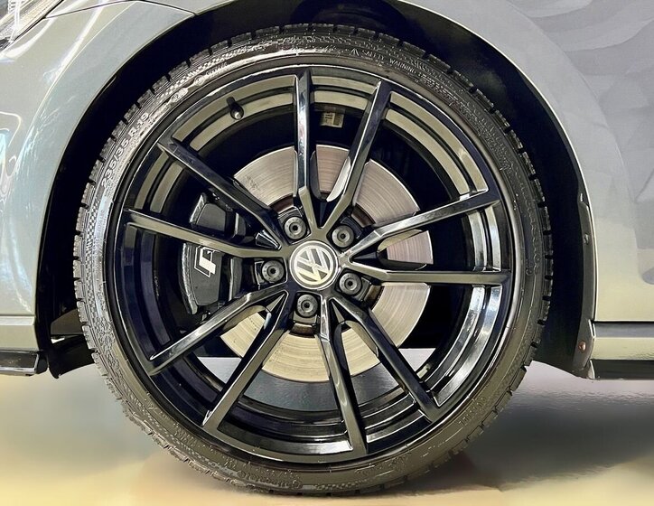 Volkswagen Golf Kombi 2,0 l 221 kw