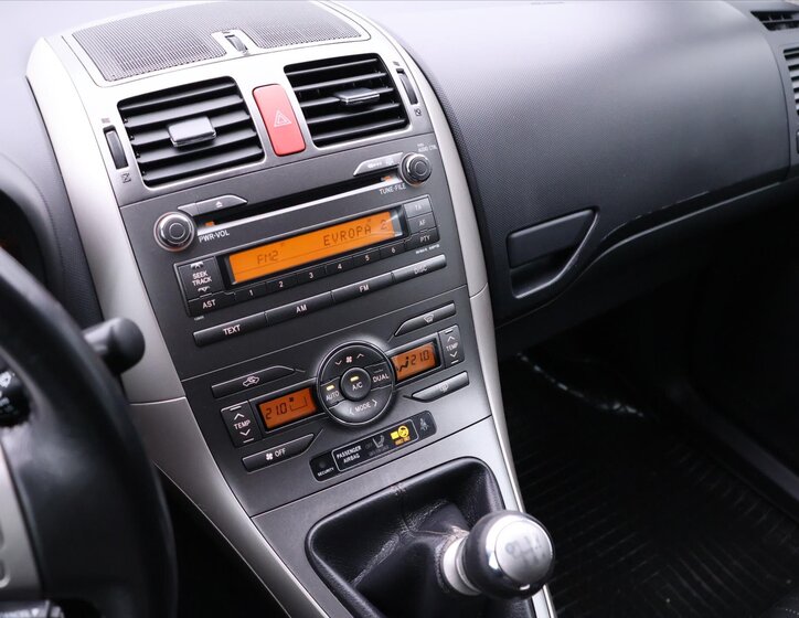 Toyota Auris Hatchback 2,0 l 93 kw