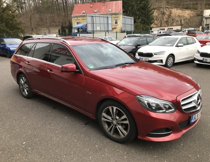 Mercedes-Benz Třídy E Kombi 2,1 l 100 kw