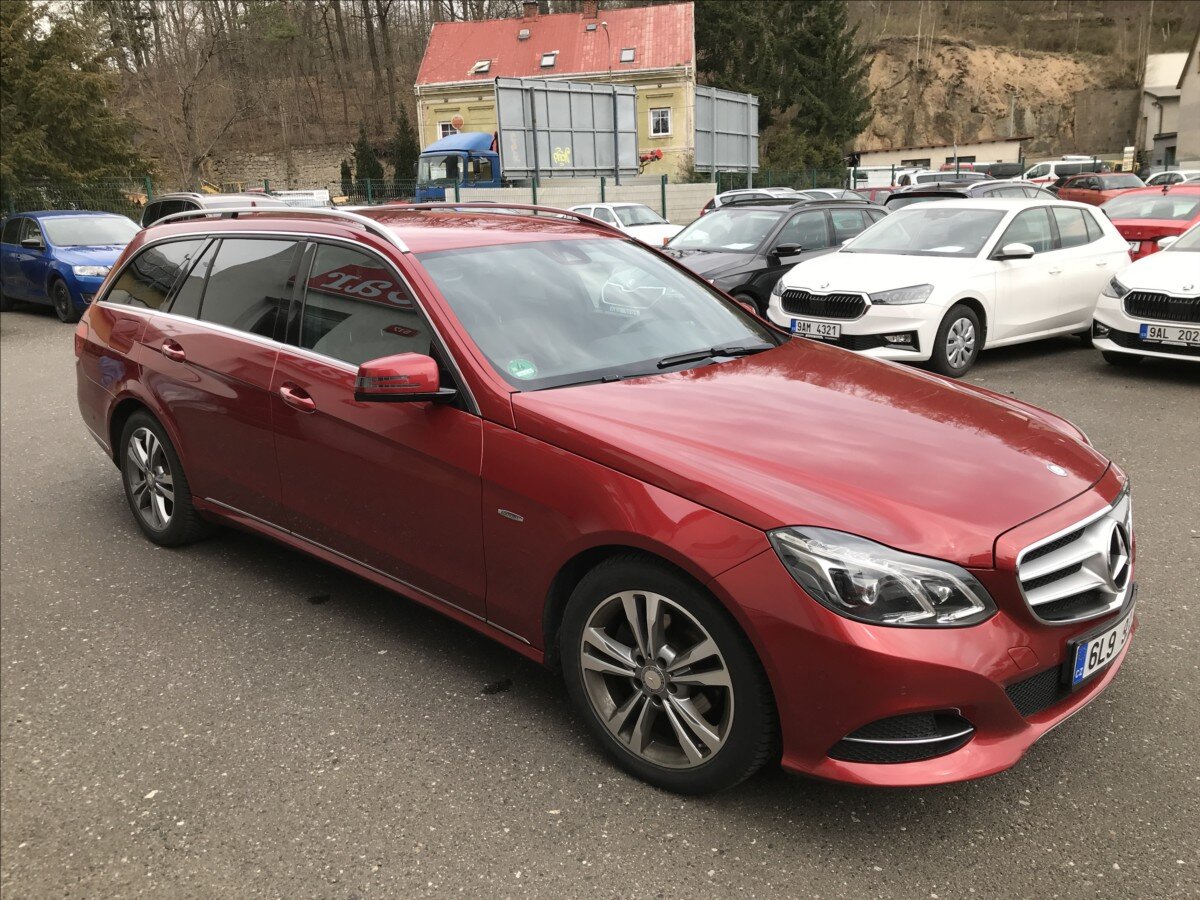 Mercedes-Benz Třídy E Kombi 2,1 l 100 kw