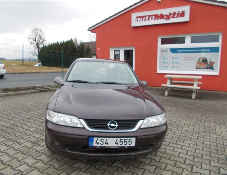 Opel Vectra Sedan 1,6 l 74 kw