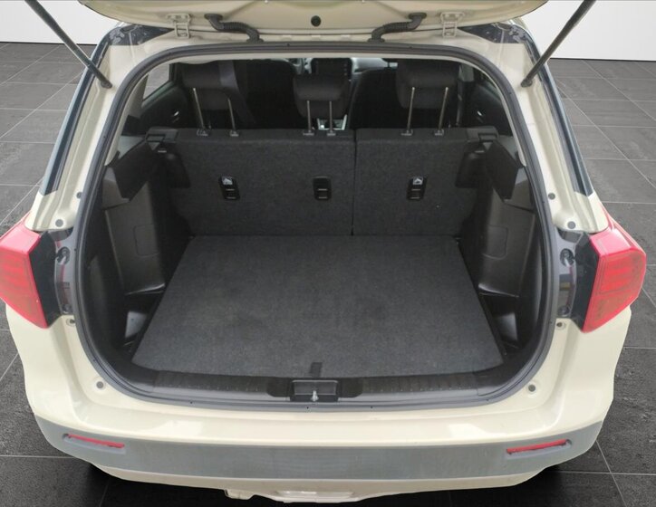 Suzuki Vitara SUV 998,0 82 kw