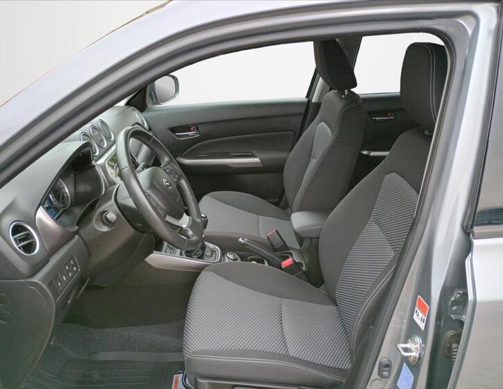 Suzuki Vitara 12