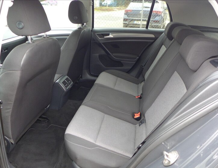 Volkswagen Golf Hatchback 1,2 l 63 kw