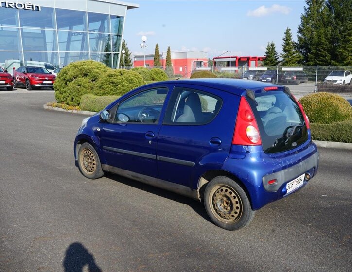 Peugeot 107 Hatchback 998,0 50 kw