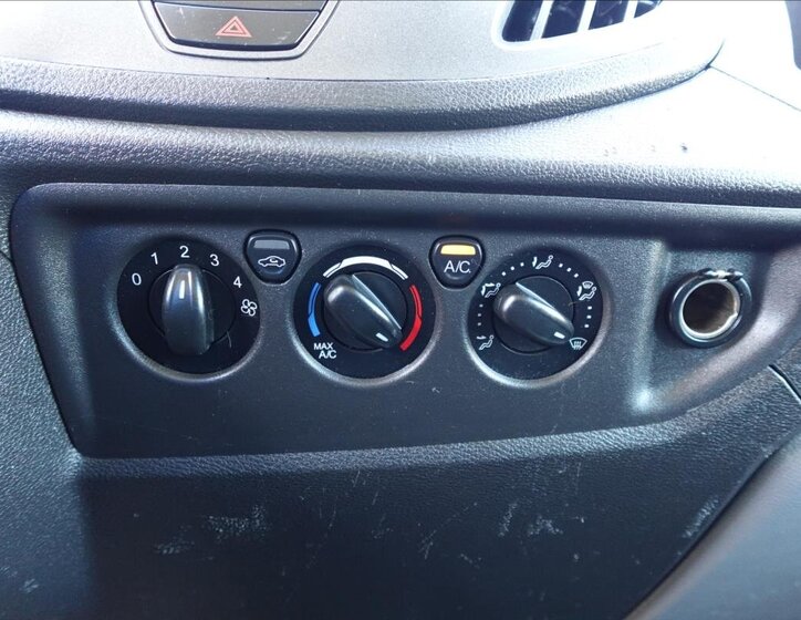 Ford Transit Valník 2,0 l 77 kw