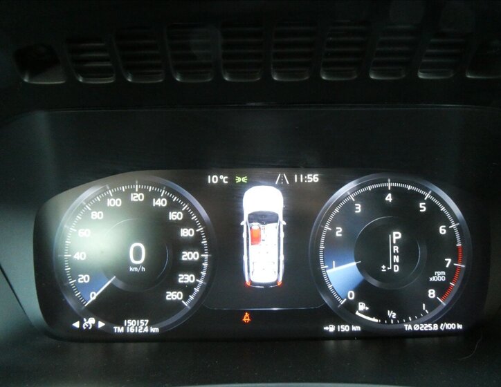 Volvo XC90 SUV / Terénní 2,0 l 228 kw