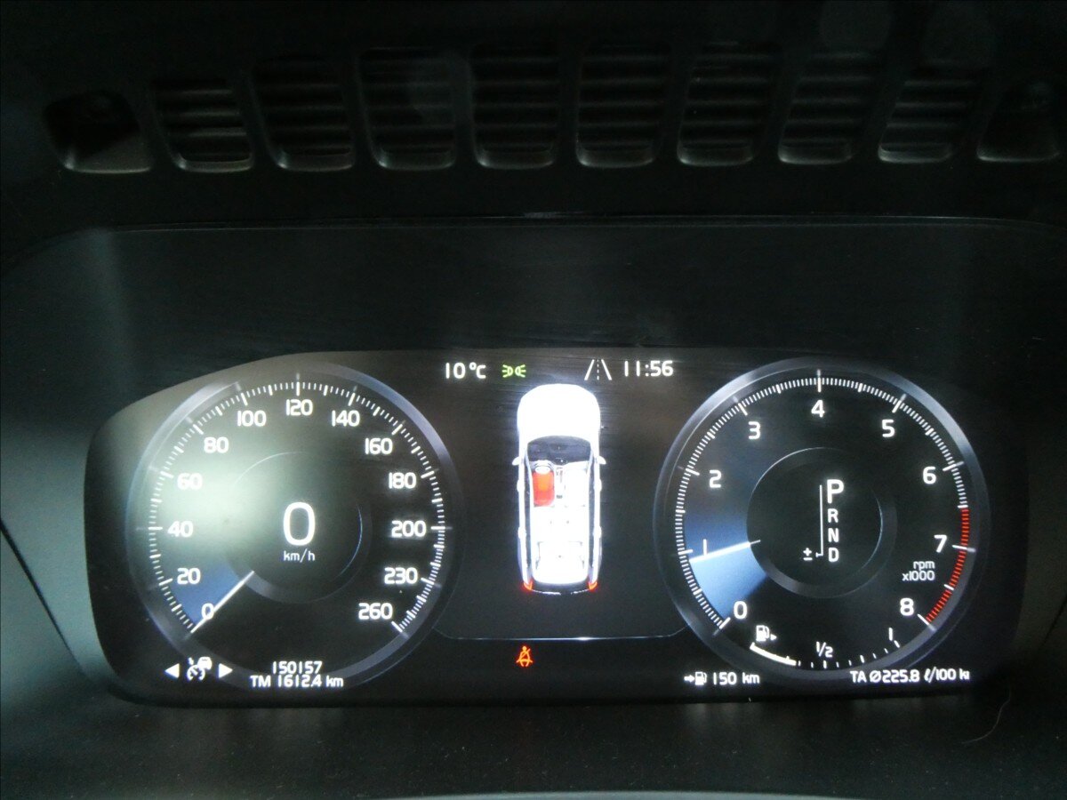 Volvo XC90 SUV / Terénní 2,0 l 228 kw