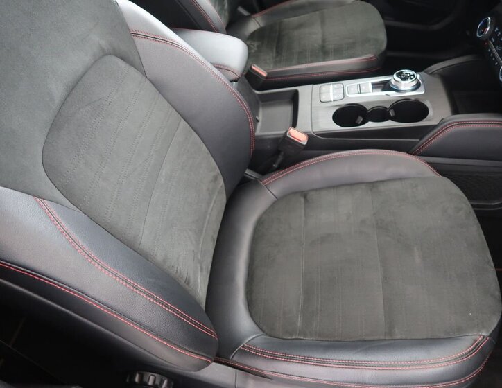 Ford Kuga SUV 2,5 l 112 kw