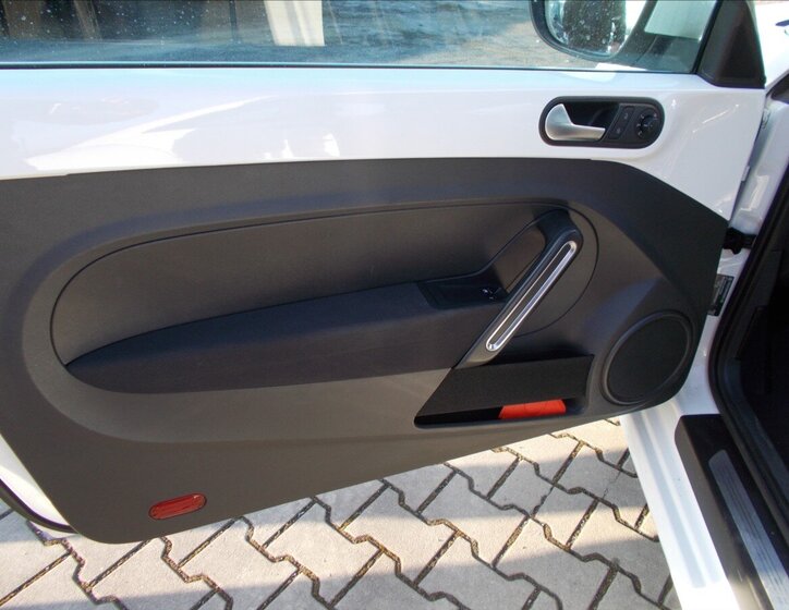 Volkswagen Beetle Hatchback 1,2 l 77 kw