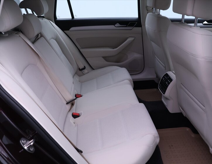 Volkswagen Passat Kombi 2,0 l 110 kw