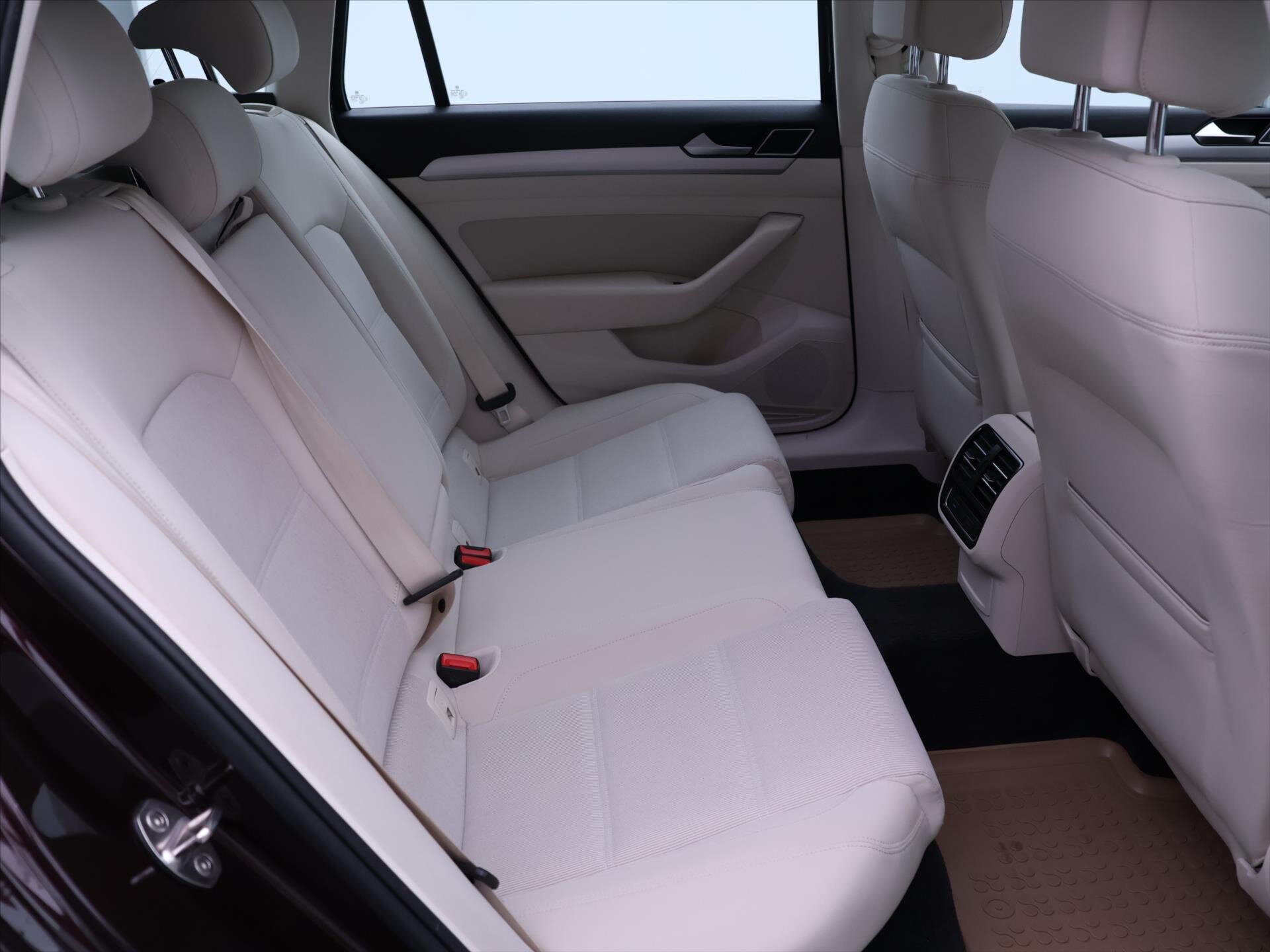 Volkswagen Passat Kombi 2,0 l 110 kw