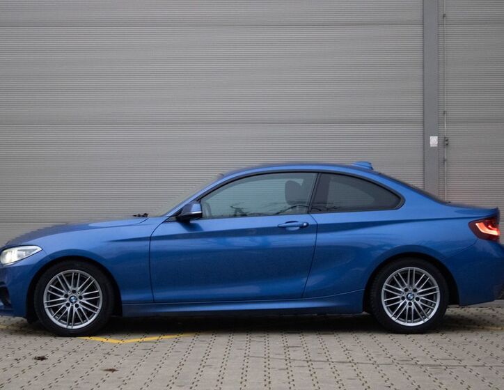BMW Řada 2 8