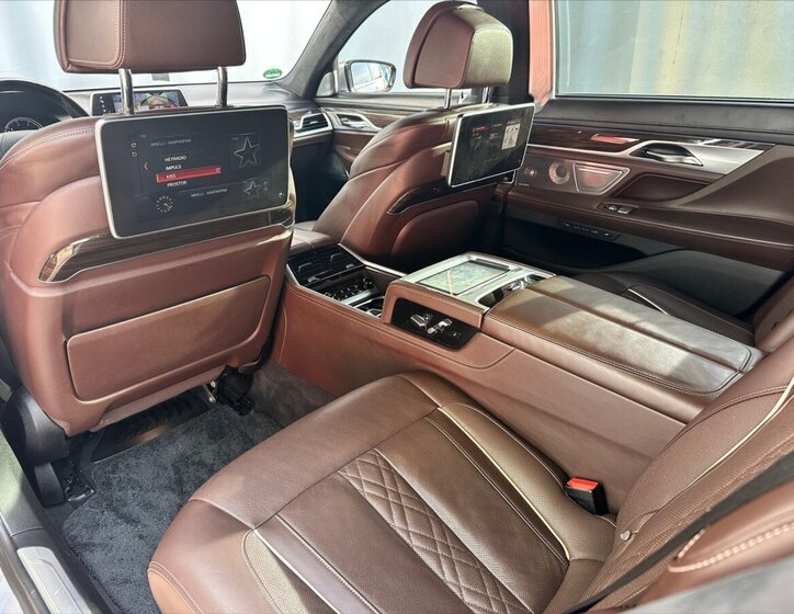 BMW Řada 7 15