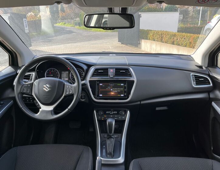 Suzuki SX4 S-Cross 16
