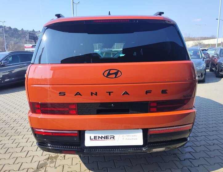 Hyundai Santa Fe SUV / Terénní 1,6 l 158 kw