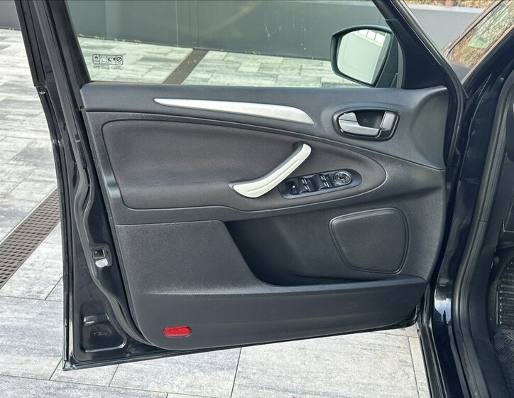 Ford S-MAX MPV 2,0 l 103 kw