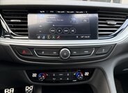 Opel Insignia Hatchback 2,0 l 128 kw