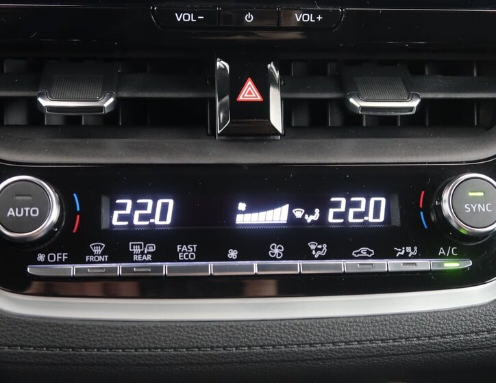 Toyota Corolla Cross Hatchback 2,0 l 112 kw