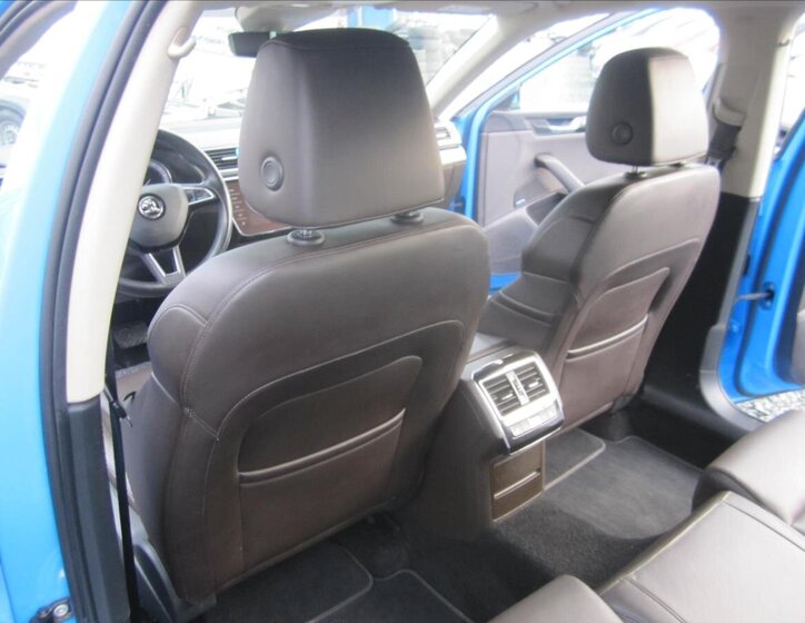 Škoda Superb Liftback 2,0 l 200 kw