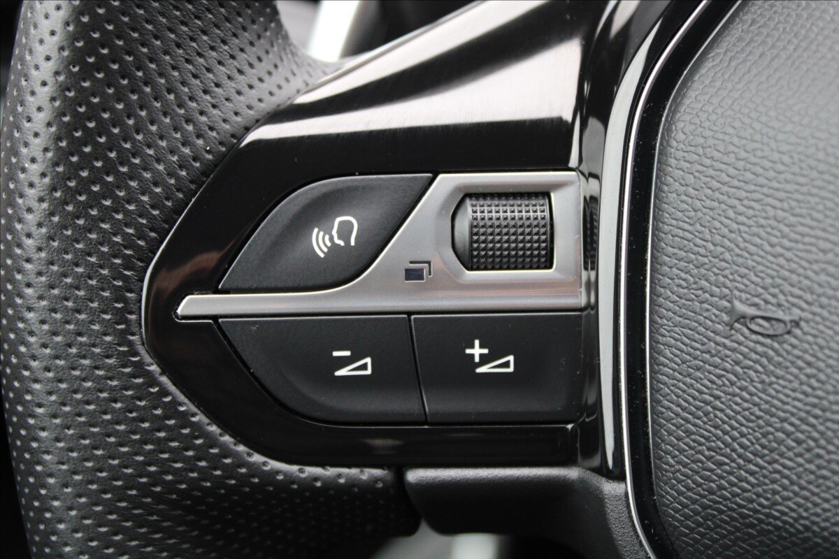 Peugeot 3008 SUV 1,5 l 96 kw