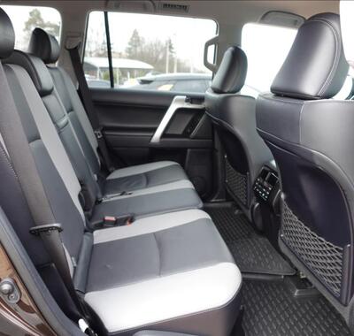 Toyota Land Cruiser 13