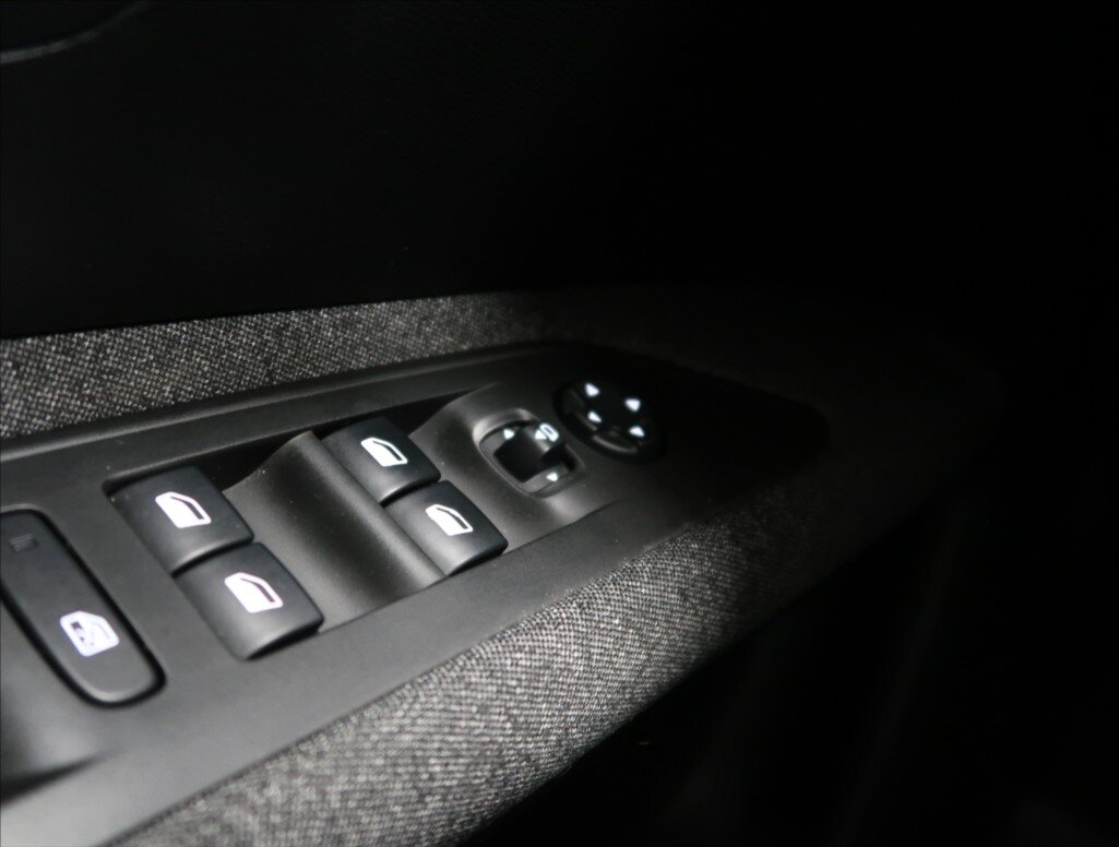 Peugeot 3008 MPV 1,2 l 96 kw