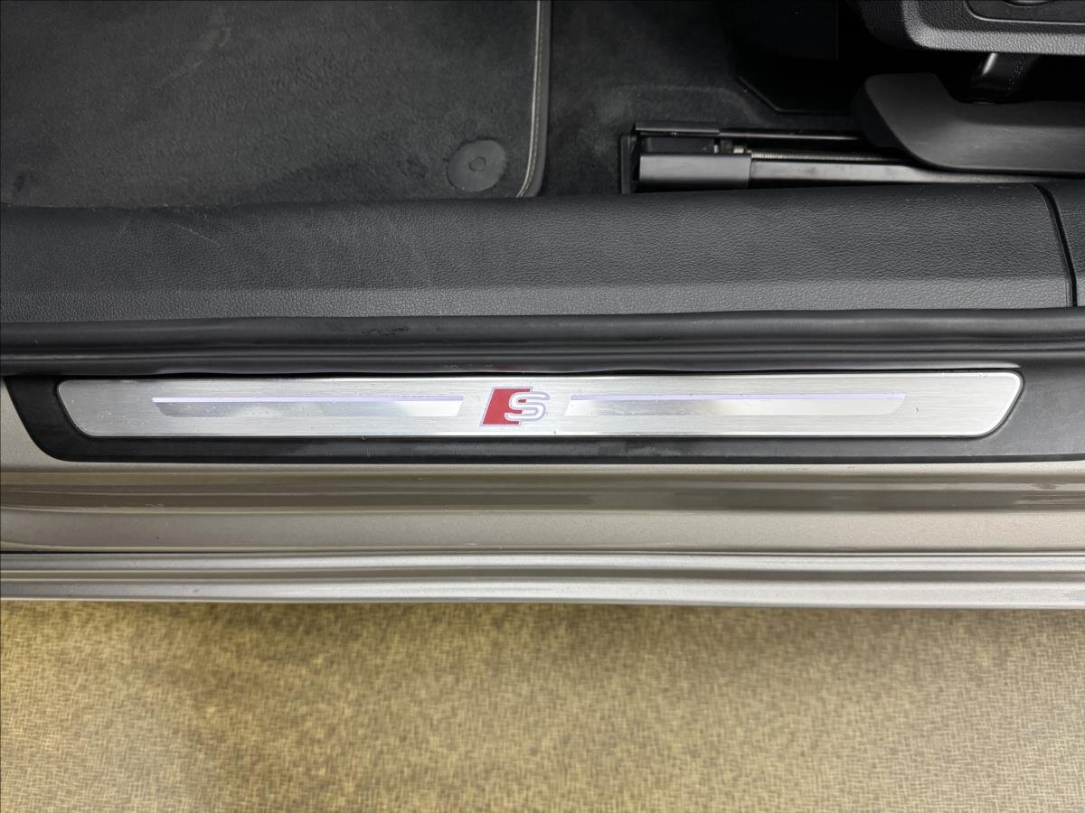 Audi S6 Sedan 3,0 l 257 kw