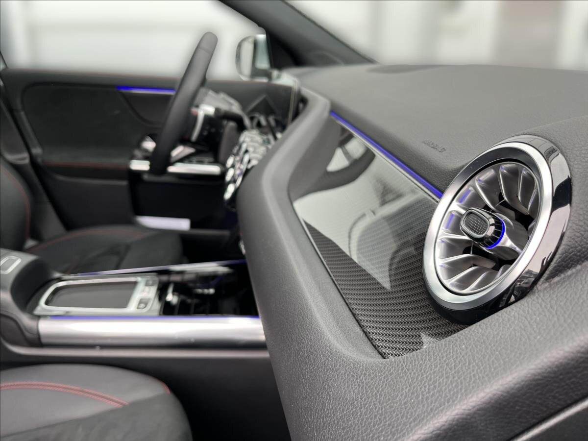 Mercedes-Benz GLA SUV / Terénní 2,0 l 110 kw