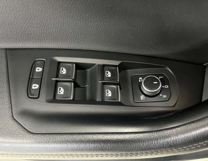 Volkswagen Touareg SUV / Terénní 3,0 l 210 kw