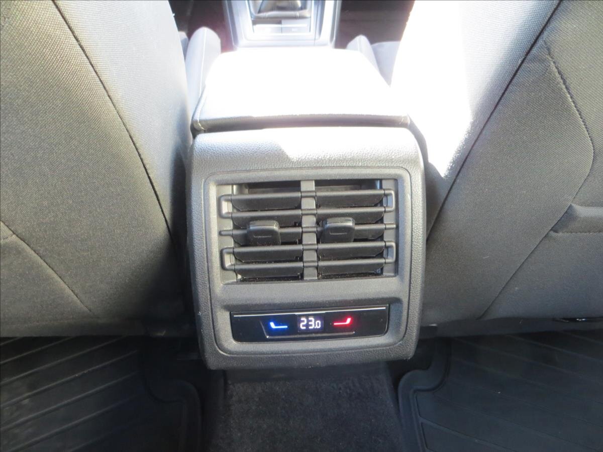 Volkswagen Golf Kombi 2,0 l 85 kw