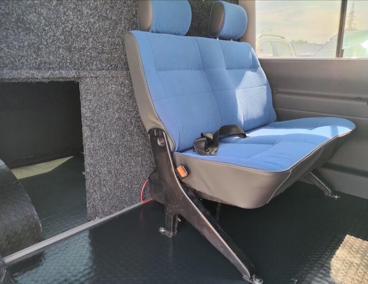 Volkswagen Transporter Kombi 2,5 l 75 kw