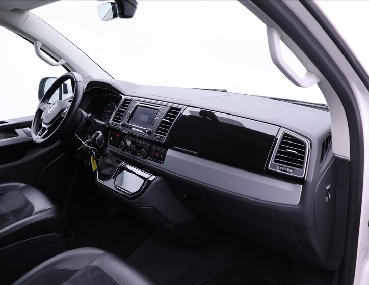 Volkswagen Multivan 31