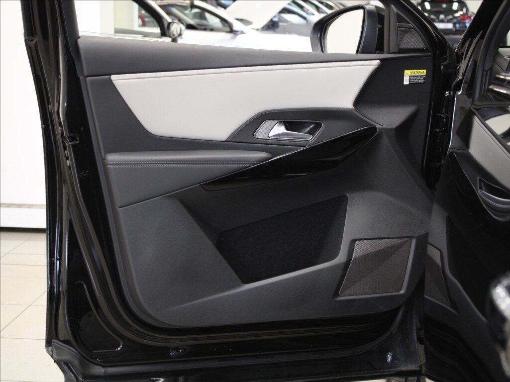 DS Automobiles DS7 Crossback SUV 1,6 l 221 kw