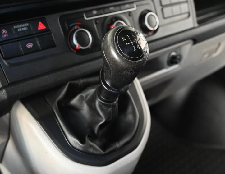 Volkswagen Transporter Skříň 2,0 l 75 kw