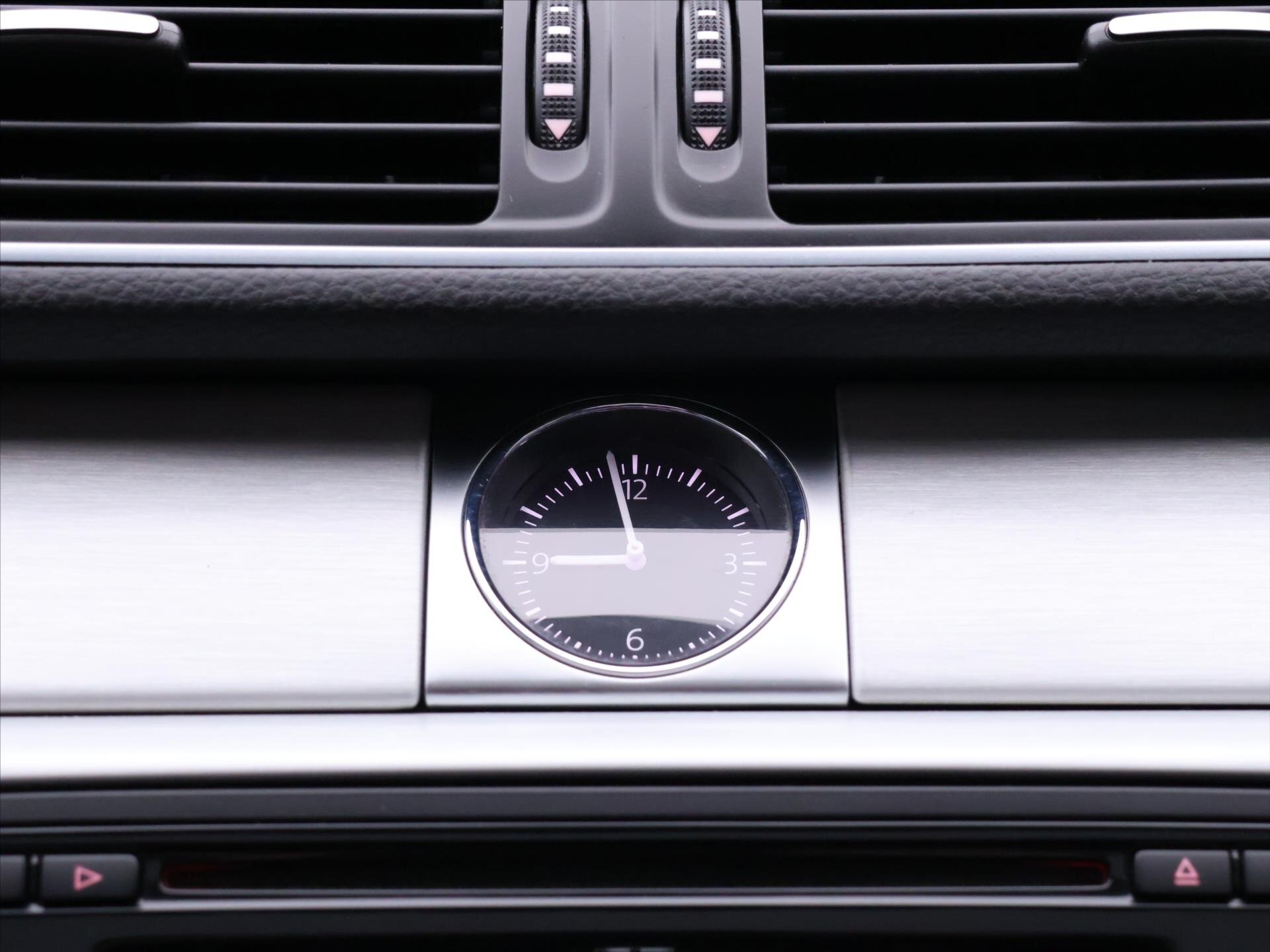 Volkswagen Passat Kombi 1,6 l 77 kw