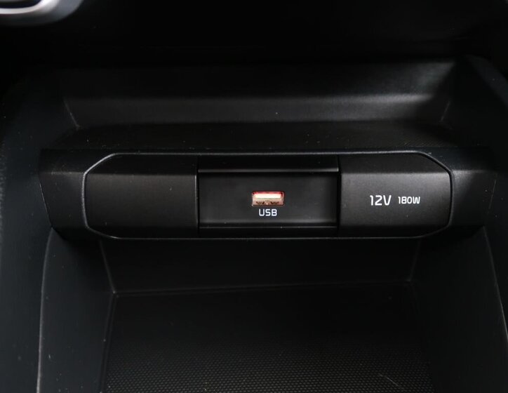 KIA Stonic Kombi 1,2 l 61 kw