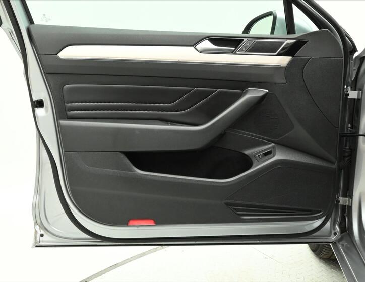 Volkswagen Passat 25