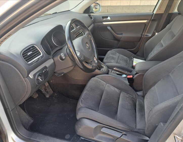 Volkswagen Golf Kombi 1,6 l 77 kw