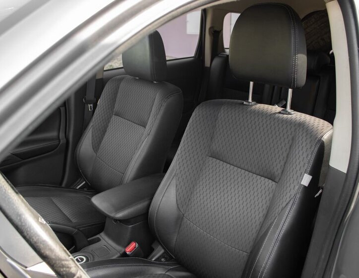 Mitsubishi Outlander SUV / Terénní 2,3 l 110 kw