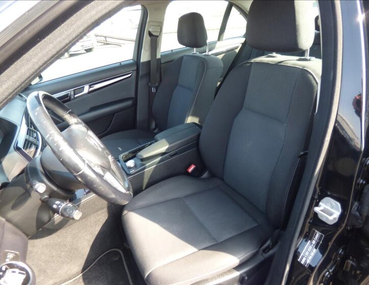 Mercedes-Benz Třídy C Sedan / Limuzína 2,1 l 88 kw