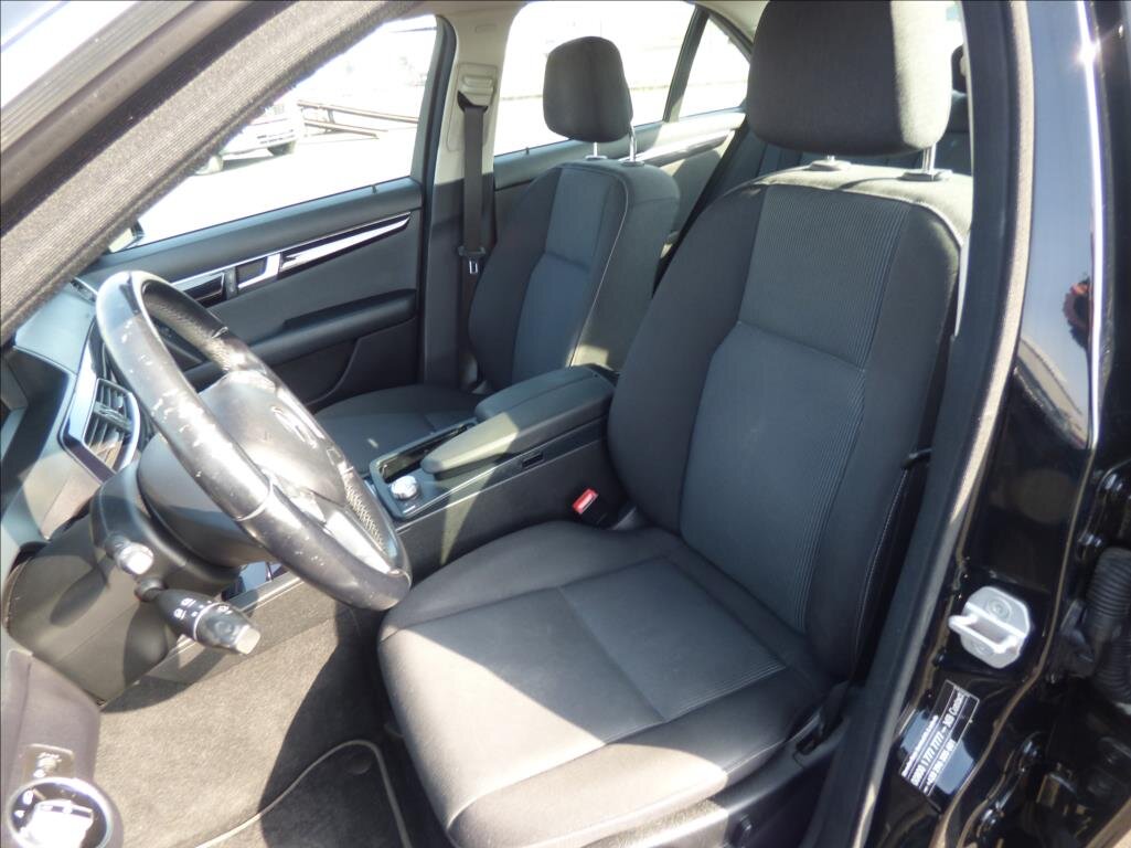 Mercedes-Benz Třídy C Sedan / Limuzína 2,1 l 88 kw
