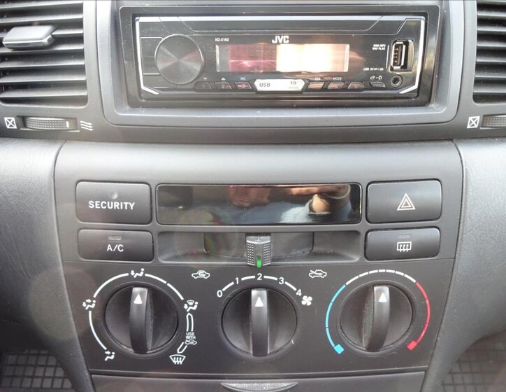 Toyota Corolla Hatchback 1,4 l 71 kw