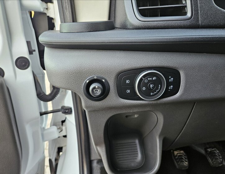 Ford Transit 13