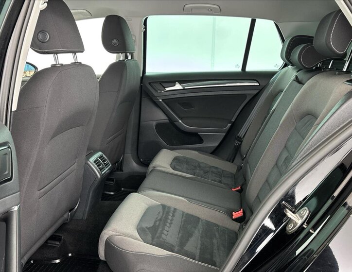 Volkswagen Golf Hatchback 1,4 l 81 kw